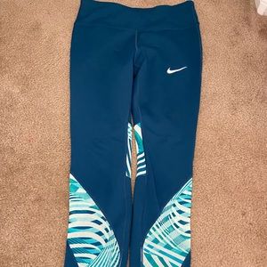 Nike Woman’s Leggings in Blue